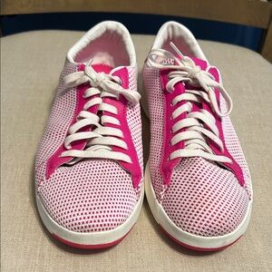 Cole Haan Grand Series Pink and White Mesh Sneakers, Size 9B